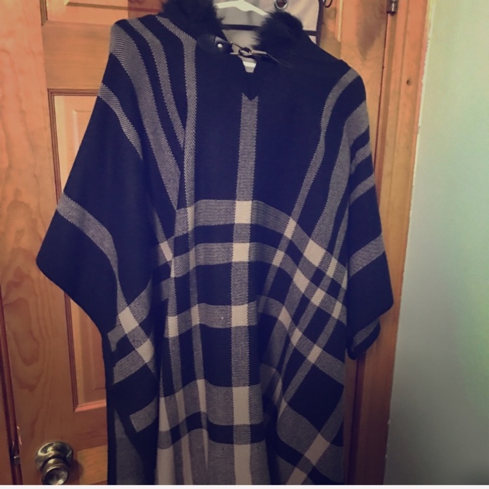 🔴Rare Item From U.K.🔴Poncho Sweater